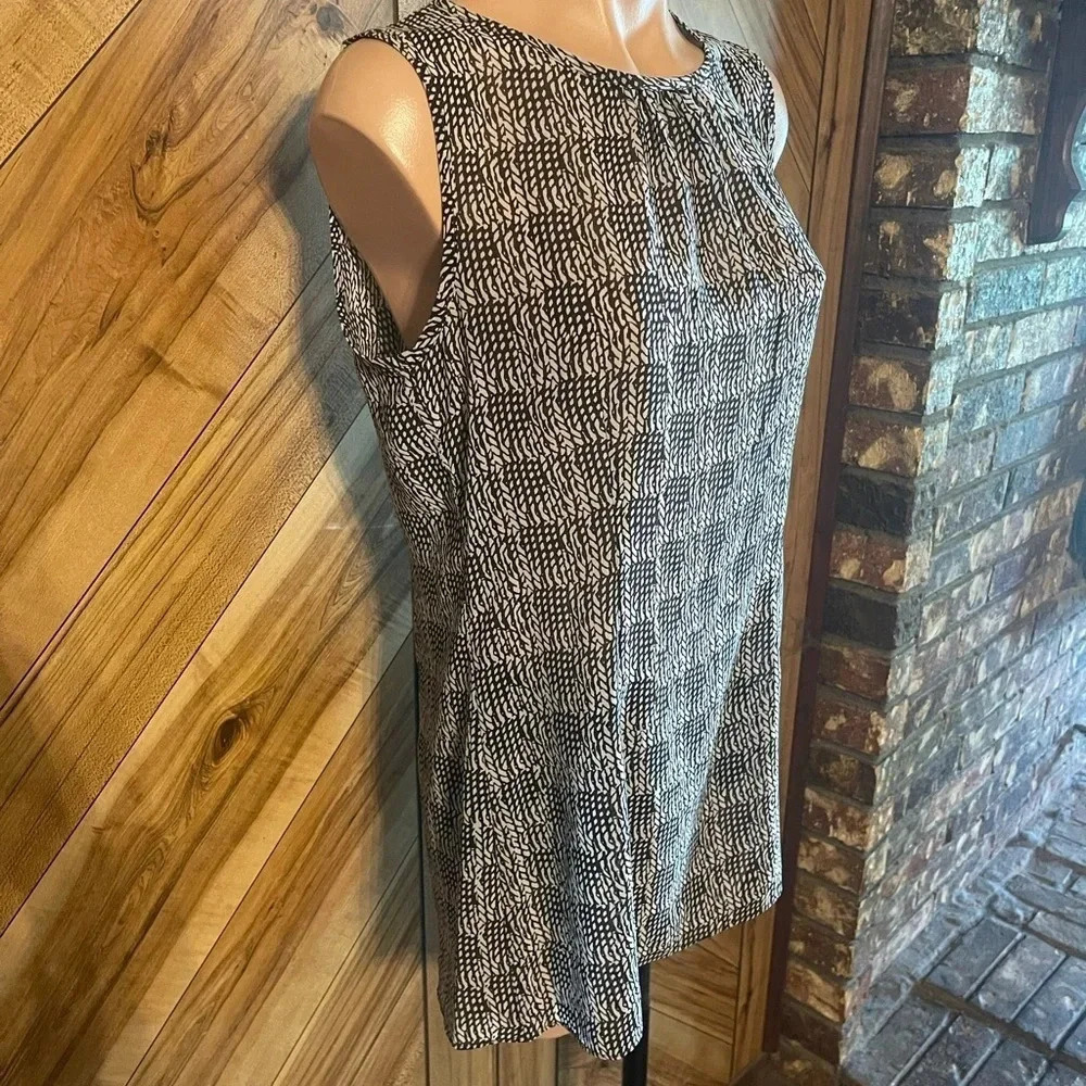 CAbi Chloe Sleeveless Small Tunic Blouse - Picture 4 of 8